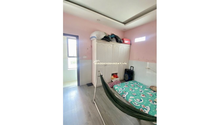 Mặt tiền đường Đề Thám sát Bùi Viện dt 4,2x14m xd 3 tầng giá 16,5 tỷ