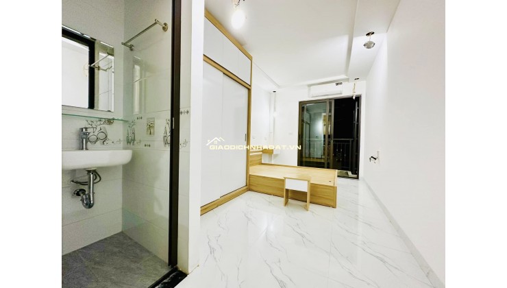 Bán tòa nhà dòng tiền 720tr/năm, gồm 15p cho thuê mỗi tháng thu nhập 60tr. ( lãi suất ~ 5.3% / năm)