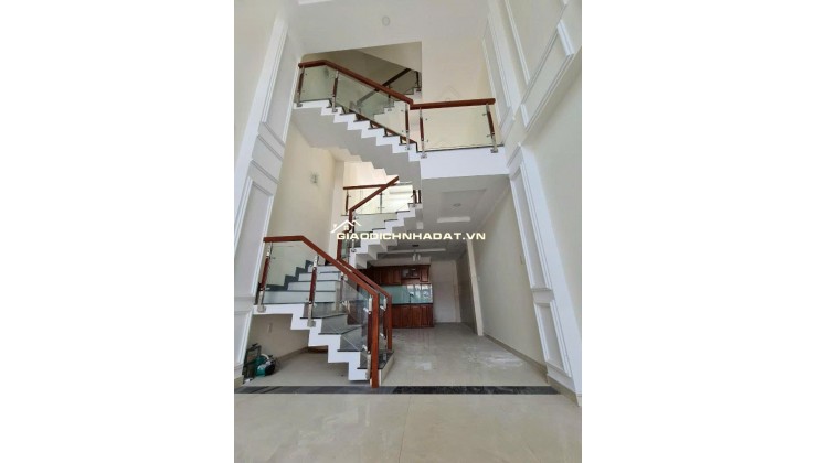 NHÀ ĐẸP TRUNG TÂM TP. THỦ ĐỨC XE HƠI ĐỖ CỬA – GIÁ CHỈ NHỈNH 11 TỶ