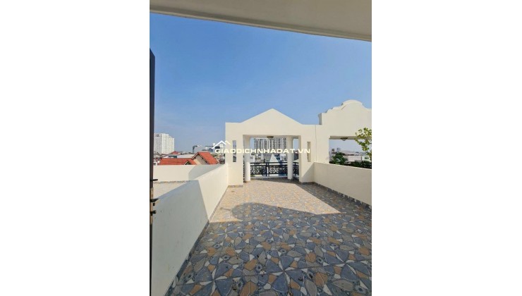 NHÀ ĐẸP TRUNG TÂM TP. THỦ ĐỨC XE HƠI ĐỖ CỬA – GIÁ CHỈ NHỈNH 11 TỶ