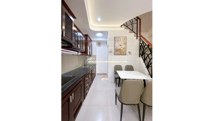 SIÊU VIP NGUYỄN ĐÌNH CHÍNH PHÚ NHUẬN - 3 TẦNG BTCT HOÀN CÔNG ĐỦ - MỚI ĐẸP FULL NỘI THẤT - DT 4.5x7 XÂY FULL - SD 65M2 - CHỈ 5.x TỶ.