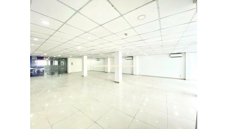 Cho thuê văn phòng sàn 154m2 view kính sáng tại Nguyễn Xí - Bình Thạnh