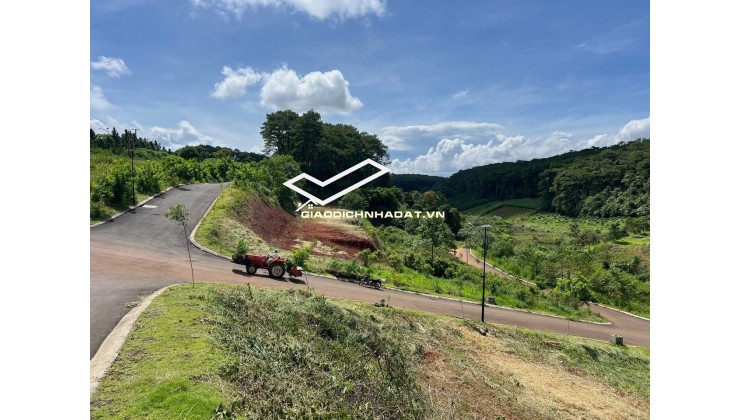 BÁN LÔ ĐẤT NỀN KHU NGHỈ DƯỠNG P2 BẢO LỘC, CÁCH NGÃ 5 ĐAMBRI  6 PHÚT ĐI XE