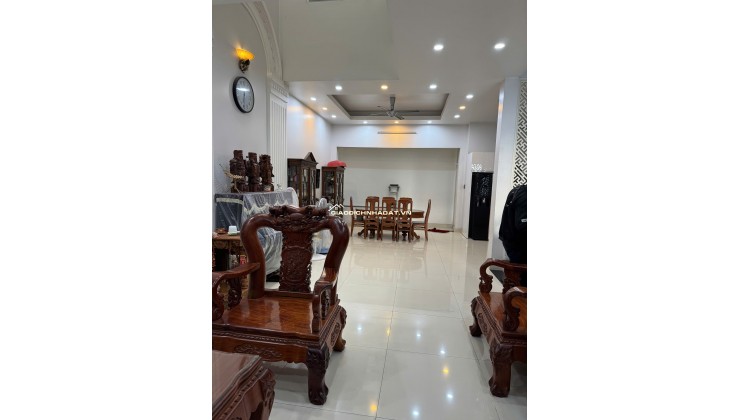 Cho thuê căn biệt thự đường 23, Hiệp Bình Chánh, nhà xây 1 trệt 2 lầu, sân thượng. DT 8x15