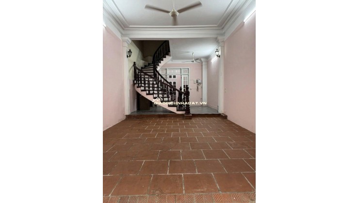 Cho thuê nhà nguyên căn ngõ 371 Kim Mã, Ngọc Khánh, Ba Đình. DT 70m x 3 tầng, giá 22tr