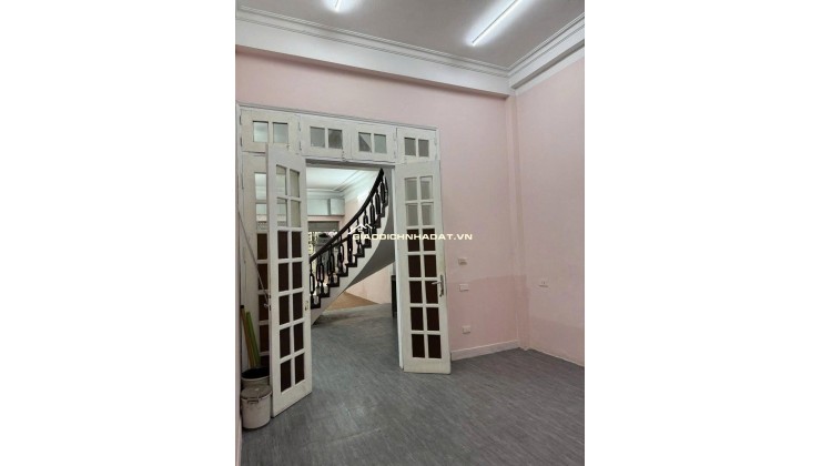 Cho thuê nhà nguyên căn ngõ 371 Kim Mã, Ngọc Khánh, Ba Đình. DT 70m x 3 tầng, giá 22tr
