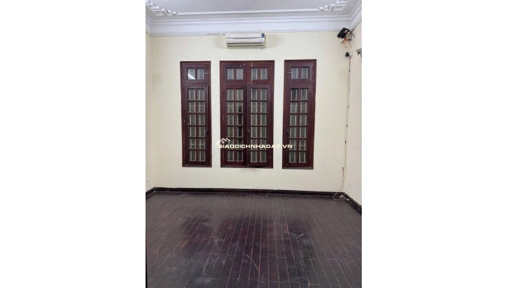Cho thuê nhà nguyên căn ngõ 371 Kim Mã, Ngọc Khánh, Ba Đình. DT 70m x 3 tầng, giá 22tr