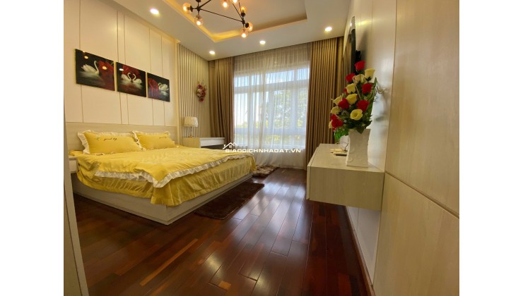 NHANH TAY SỞ HỮU BIỆT THỰ SIÊU ĐẸP–LONG LANH TRÊN ĐƯỜNG THĂNG LONG-DT KHỦNG 150M