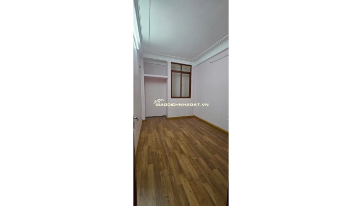 Cho thuê nhà ở ngõ 182 Phú Diễn, phường Phú Diễn, Bắc Từ Liêm. DT 42m x 5 tầng, giá 17tr