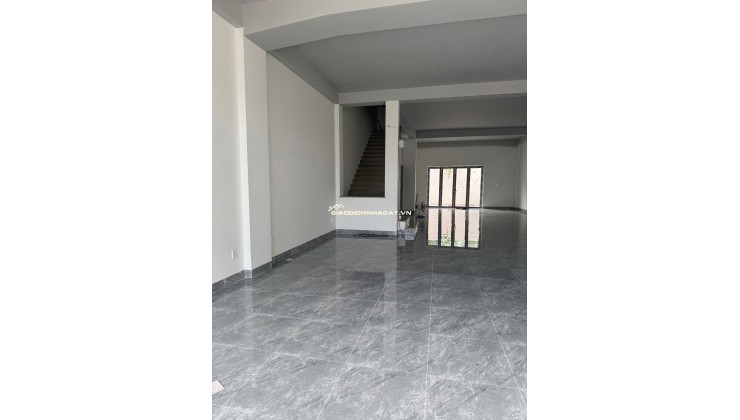 Nhà mặt tiền Phạm Văn Đồng, ngay Gigamall. DT 7.4x29 nhà 1 trệt 2 lầu mới xây