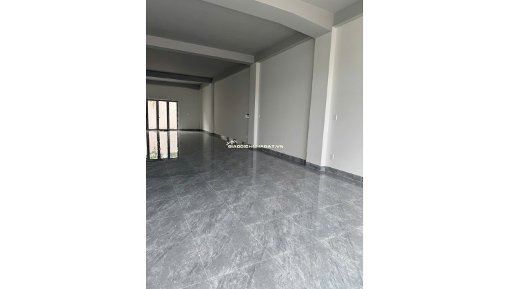 Nhà mặt tiền Phạm Văn Đồng, ngay Gigamall. DT 7.4x29 nhà 1 trệt 2 lầu mới xây