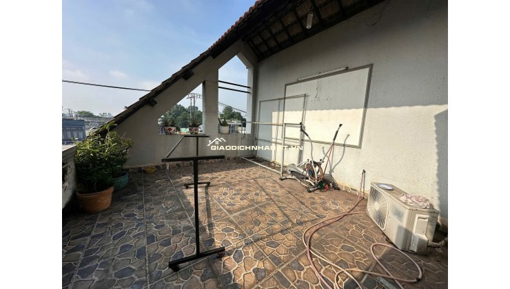 Bán nhà mặt tiền Dương Công Khi, Hóc Môn. DT 200m2, 3 tầng, 6PN. Sổ hồng, giá 15 tỷ.