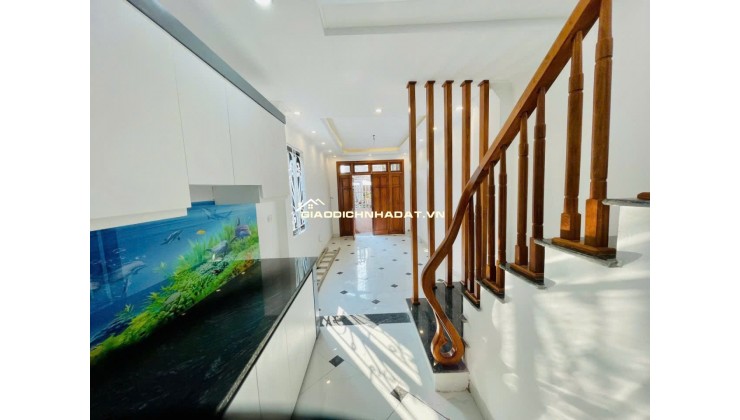 Lô góc - 33m2 - 4 Tầng hiện đại- 3.85 tỷ- Giang Chính- Biên Giang -Hà Đông