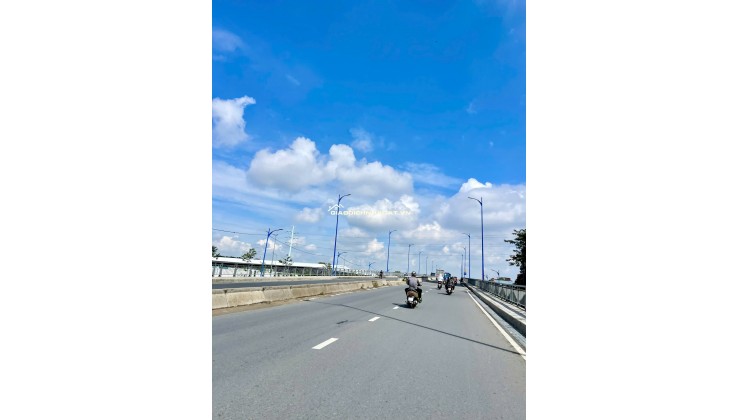 Nhà 4 tầng, 1 xẹt Đỗ Xuân Hợp, Phước Long B (Q9 cũ), đối diện chợ, 4 phòng ngủ, nhỉnh 5 tỷ