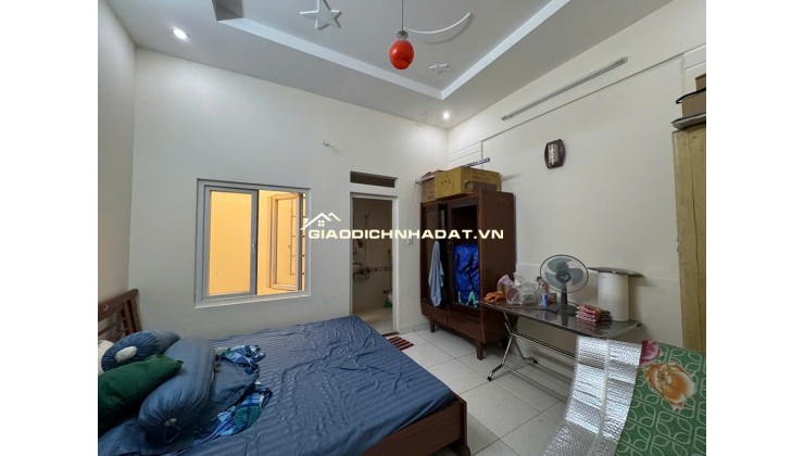 Bán Nhà hẻm 6m đường HàHuy Giáp phường THẠNH LỘC Q12.DT 71m2  5,2tỷ.