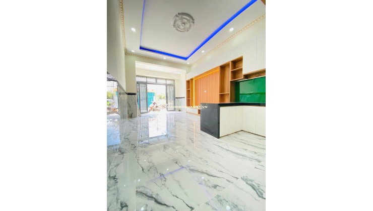 Bán nhà mặt phố Thới Tam Thôn 14, Hóc Môn, 4x15m, 60m2, SH, 4.3 tỷ