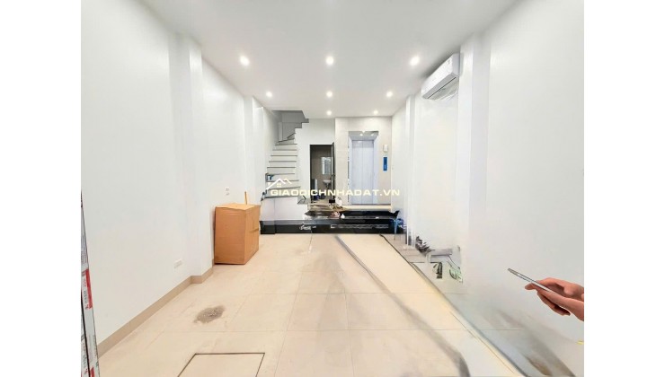 Bán Gấp Nhà Cầu Giấy 6 Tầng Thang Máy 40m2 Chỉ Nhỉnh 9 tỷ