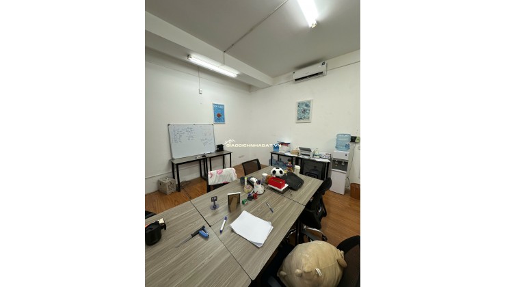 Cho thuê căn nhà mặt phố Hoàng Sâm, Cầu Giấy. DT 47m2 , MT 5m, 9 triệu/tháng. LH: 0916109086