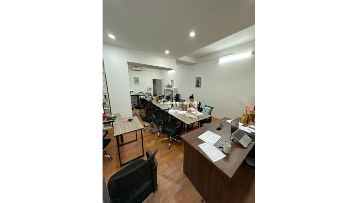 Cho thuê căn nhà mặt phố Hoàng Sâm, Cầu Giấy. DT 47m2 , MT 5m, 9 triệu/tháng. LH: 0916109086