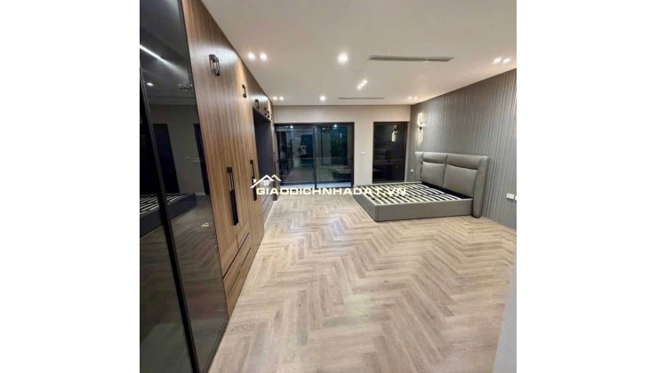 NHÀ XÂY MỚI CẦU GIẤY- 6 TẦNG THANG MÁY- DT 42M2- GẦN Ô TÔ- HƠN 9 TỶ