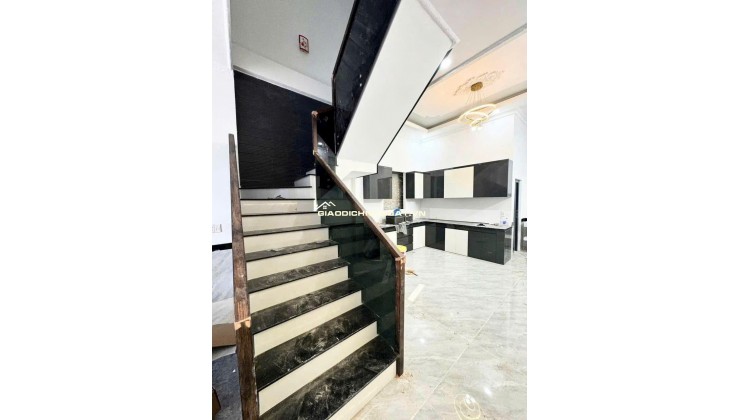 Siêu Phẩm Biệt Thự Mini Siêu Hot  (chỉ 550 Triệu Sở Hữu Ngay ) Vị trí cách trung tâm Biên Hoà, cầu Hoá An, bến xe Biên Hoà chỉ 8p đi