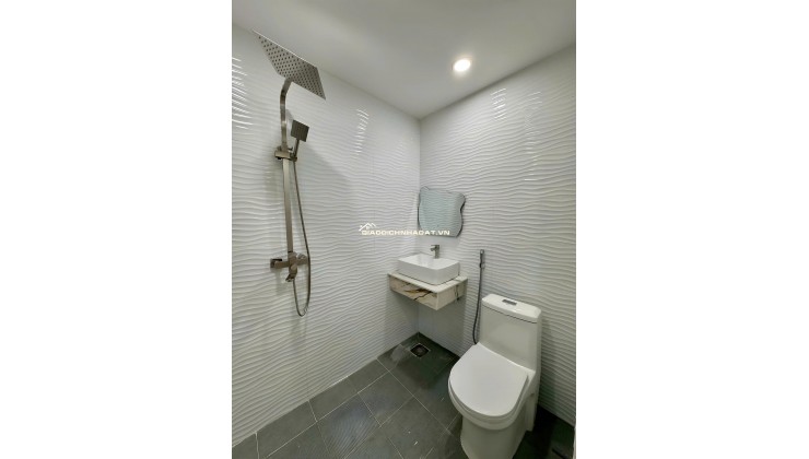 HẺM QUANG TRUNG – NHÀ MỚI 3 TẦNG GIÁ CHỈ 6.8 TỶ. LH:0779351867 – 0764071867.