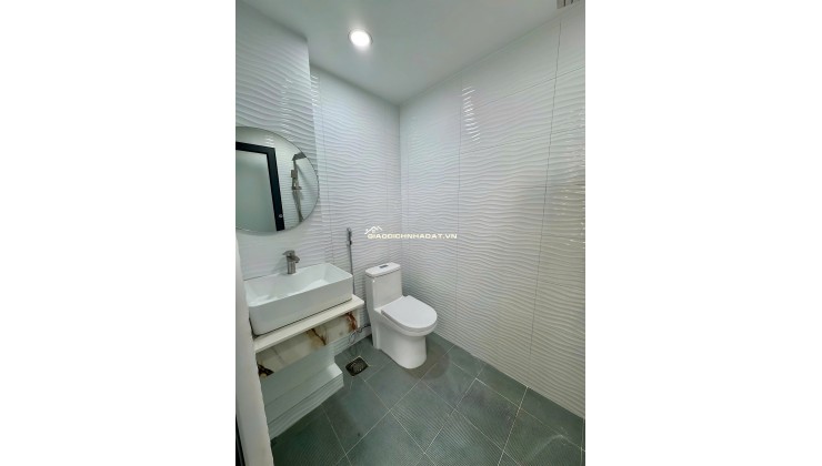 HẺM QUANG TRUNG – NHÀ MỚI 3 TẦNG GIÁ CHỈ 6.8 TỶ. LH:0779351867 – 0764071867.