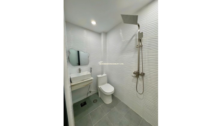 HẺM QUANG TRUNG – NHÀ MỚI 3 TẦNG GIÁ CHỈ 6.8 TỶ. LH:0779351867 – 0764071867.