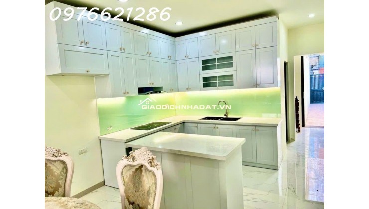 BÁN NHÀ 59M² GẦN CẦU CHUI – NGUYỄN VĂN CỪ, Ô TÔ ĐỖ CỔNG – DÂN XÂY 3 TẦNG CHẮC CHẮN, GIÁ CHỈ HƠN 6 TỶ