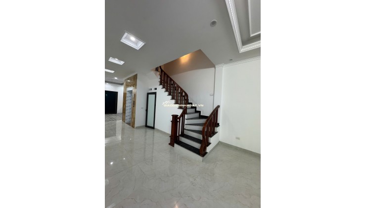 CHỈ DUY NHẤT 1 CĂN   – Ngọc Hồi – Thanh Trì  59m² x 5 tầng thang máy, ô tô vào nhà,  NHỈNH 8 TỶ  tỷ lh0326.213.286