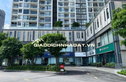 Vị trí đắc địa, view hồ tuyệt đẹp! • Diện tích: 145m2, thiết kế vuông vắn, dễ decor- SetUp • Phù hợp: Văn phòng, showroom, Gym, Pilates, trung tâm đào tạo, lớp học , studio… • Khu đô thị cao cấp, cư dân đông, giàu có, giao thông thuận tiện. Giá thuê: 50tr