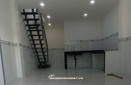 Bán nhà 1 trệt 1 gác suốt cách Nguyễn Văn Linh chỉ 100m nhà mới tinh
