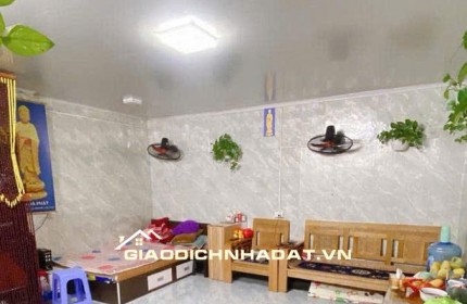 CC bán nhà bên chẵn phố Bạch Đằng, 45m2x 3 tầng, 4 ngủ, 25m ra mặt phố, 8.x tỷ