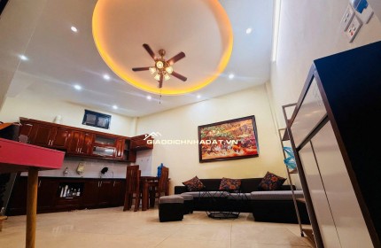 Cho thuê nhà nguyên căn Vũ Tông Phan, Khương Đình, Thanh Xuân. DT 35m x 4 tầng, giá 10tr