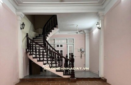 Cho thuê nhà nguyên căn ngõ 371 Kim Mã, Ngọc Khánh, Ba Đình. DT 70m x 3 tầng, giá 22tr