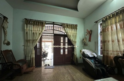 Bán nhà mặt tiền Dương Công Khi, Hóc Môn. DT 200m2, 3 tầng, 6PN. Sổ hồng, giá 15 tỷ.