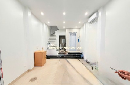 Bán Gấp Nhà Cầu Giấy 6 Tầng Thang Máy 40m2 Chỉ Nhỉnh 9 tỷ