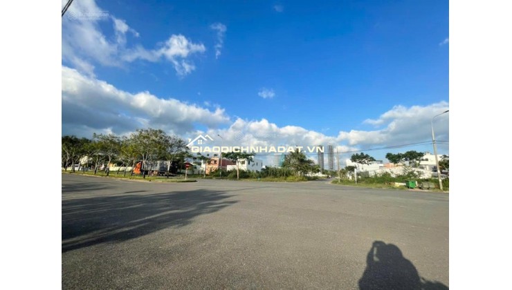 Bán đất thổ cư Hòa Hiệp 3, Liên Chiểu, Đà Nẵng. DT 90m2, giá 4.5 tỷ, sổ đỏ, hướng Đông Nam. LH: 0877661879