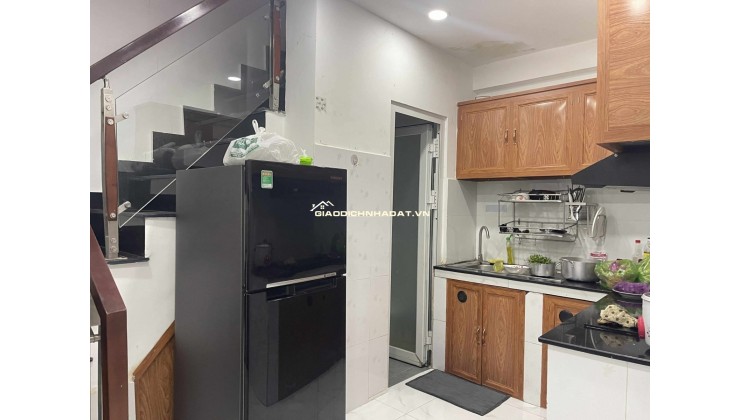 Bán nhà 3 tầng, 36m2 Bình Thành, Bình Tân. SH, 3.7 tỷ. LH: 0909898125