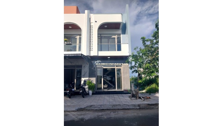 Bán nhà lô C4 đường số 2 cạnh với đường Tú Xương KĐT Tây Bắc.