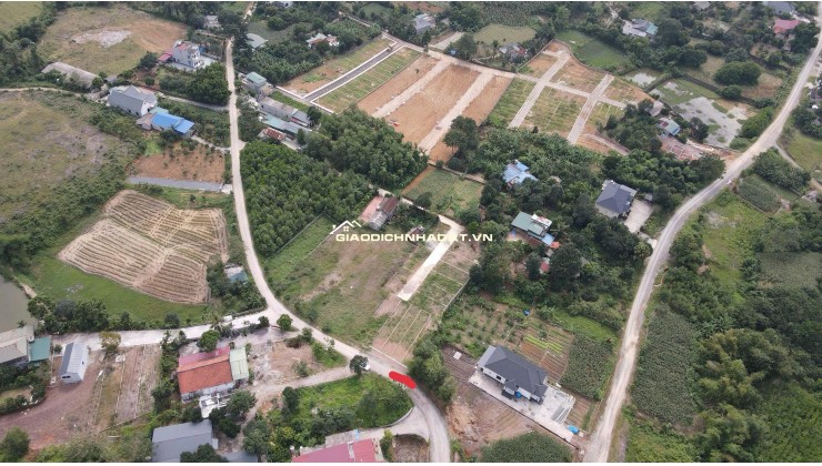 Bán đất rẻ trục đường Tây Bắc 107m - 490tr tại Ba Hàng Đồi, Lạc Thủy, Hòa BÌnh