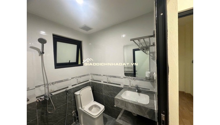 Bán nhà ngõ 465 Ngọc Thuỵ 40m x 3T oto tránh, oto vào nhà chỉ nhỉnh 6 tỷ. LH 0936123469