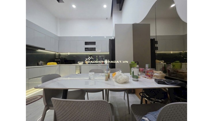 Bán nhà 1 trệt 3 lầu siêu đẹp Nguyễn Gia Trí (nối dài) P25 Bình Thạnh