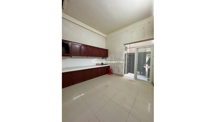 Cho thuê nhà MT đường số 11 P.BHH Bình Tân đúc 2.5 tấm 4pn