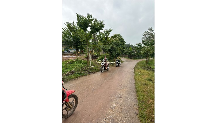 lô đất sát đường Tây Bắc đang hiện hữu tại Lạc Thủy, Hòa BÌnh giá 490tr