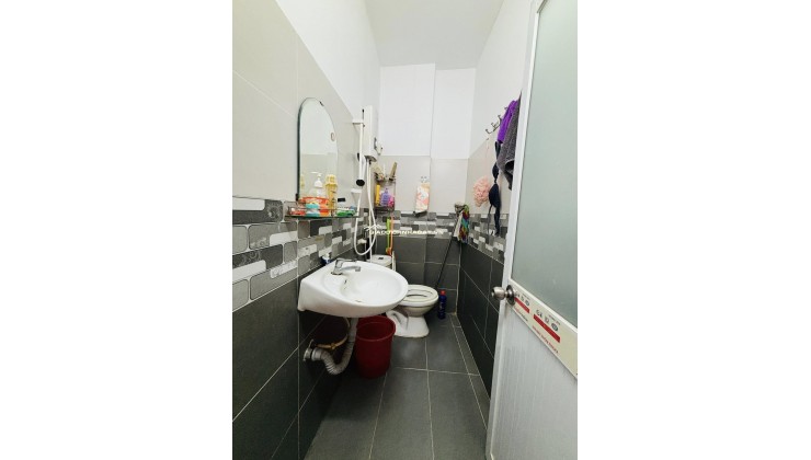 Bán nhà MT Nguyễn Văn Vỹ Tân Bình, 40m2 3 tầng giá nhỉnh 5 tỷ