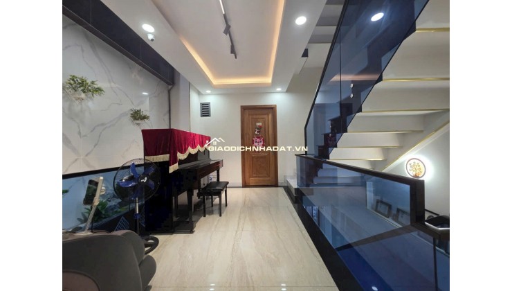 Bán nhà 1 trệt 3 lầu siêu đẹp Nguyễn Gia Trí (nối dài) P25 Bình Thạnh