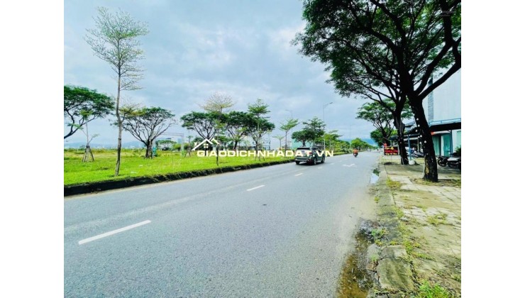 Bán đất thổ cư Nguyễn Tất Thành, Liên Chiểu, Đà Nẵng. 210m2, sổ đỏ, giá 14.5 tỷ, hướng Đông Nam. LH: 0877661879