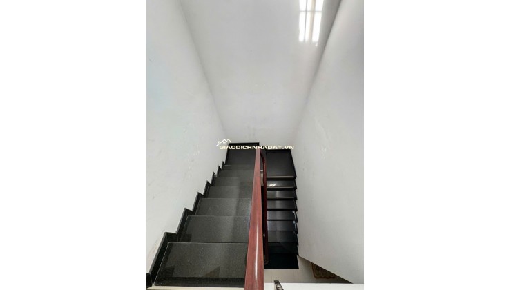 Cho thuê nhà MT đường số 11 P.BHH Bình Tân đúc 2.5 tấm 4pn