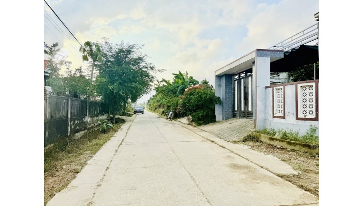 Chính chủ bán nhanh 2 lô liền kề nằm ngay chợ Đại Hiệp